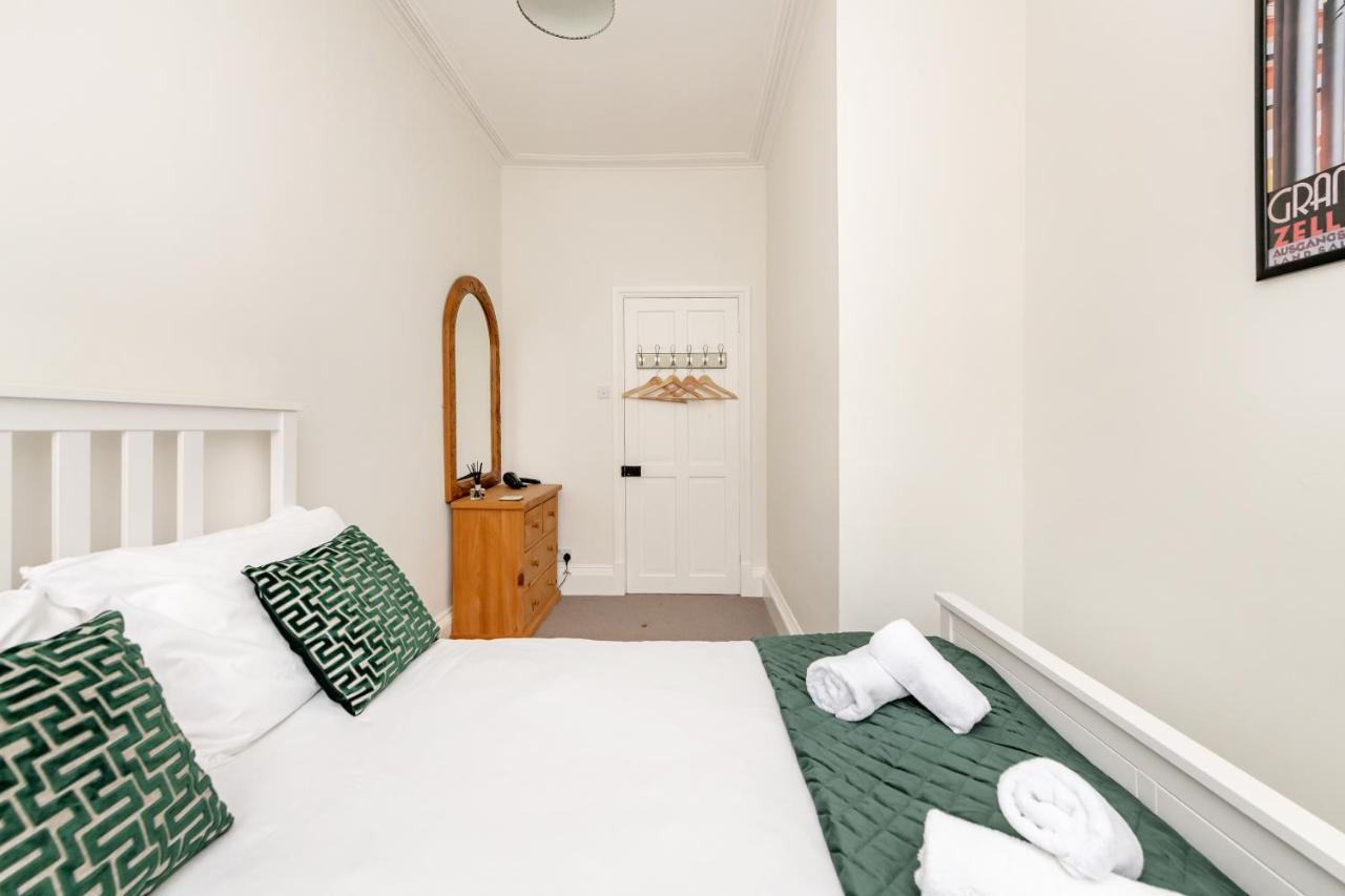 Stunning Georgian Apartment In Central Bath Esterno foto